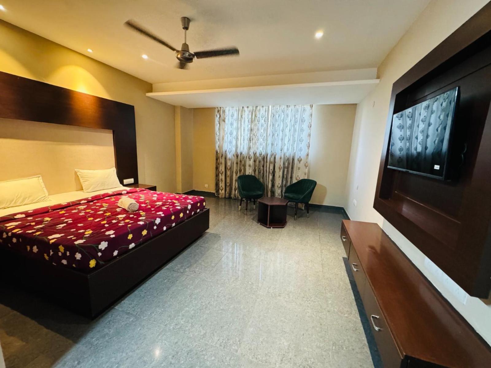 The Pearl Hotel Sirsa Exteriér fotografie